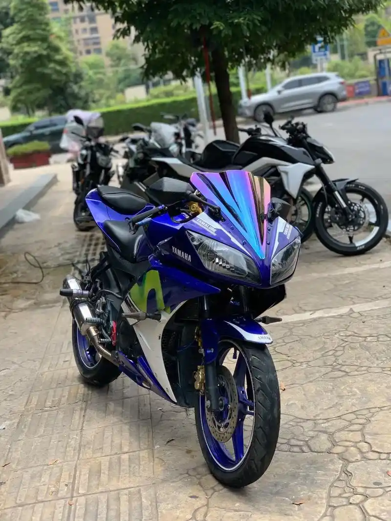到家 16年雅马哈r15 改件多 成色一般 手续齐全必须过户车况巴适