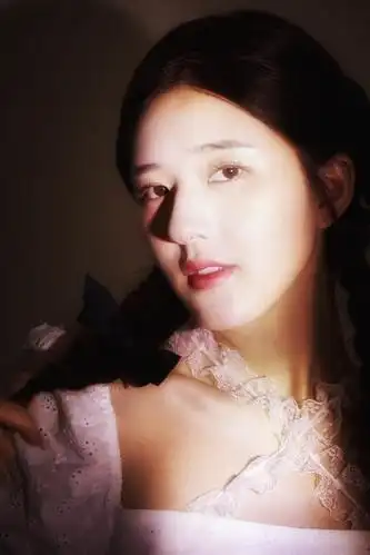 组图:赵露思双麻花辫造型曝光 气质甜美好似邻家妹妹