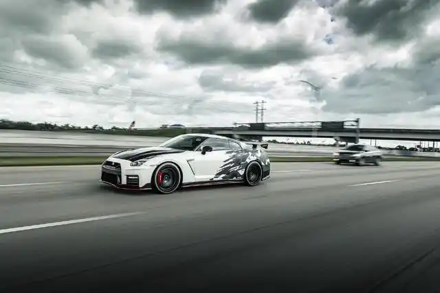 个性涂装尼桑gtr,很简单,但很帅!