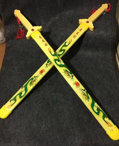 带钻带玉佩青龙剑儿童玩具木制剑竹子木剑木工工艺剑舞台表演道具