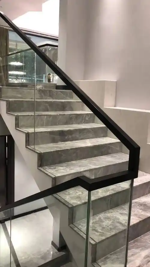 大理石楼梯玻璃栏杆的造型方式及施工要点
