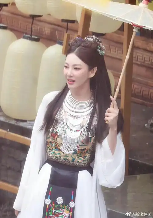 张雨绮古装造型我真的好可啊侠气十足仙气飘飘