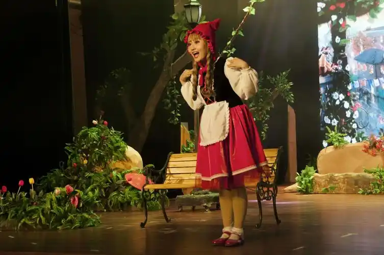 格林经典童话剧《小红帽》