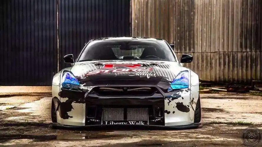 日产gtr车身彩绘改装 战斗力十足