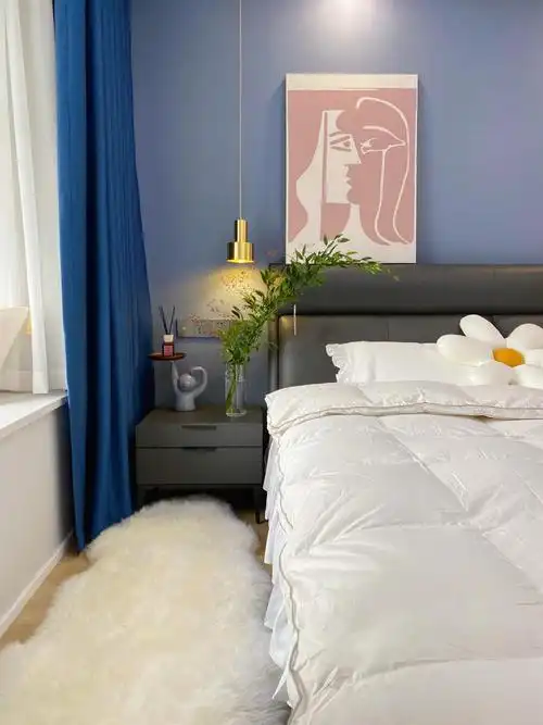 13㎡左右,背景墙选的立邦灰蓝色,其余墙漆是立邦太空漫步.